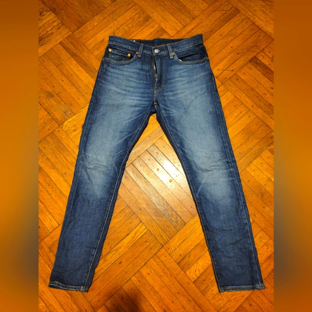 Levi medium wash denim